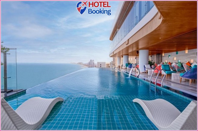 Bể bơi vô cực Khách sạn Radisson Đà Nẵng